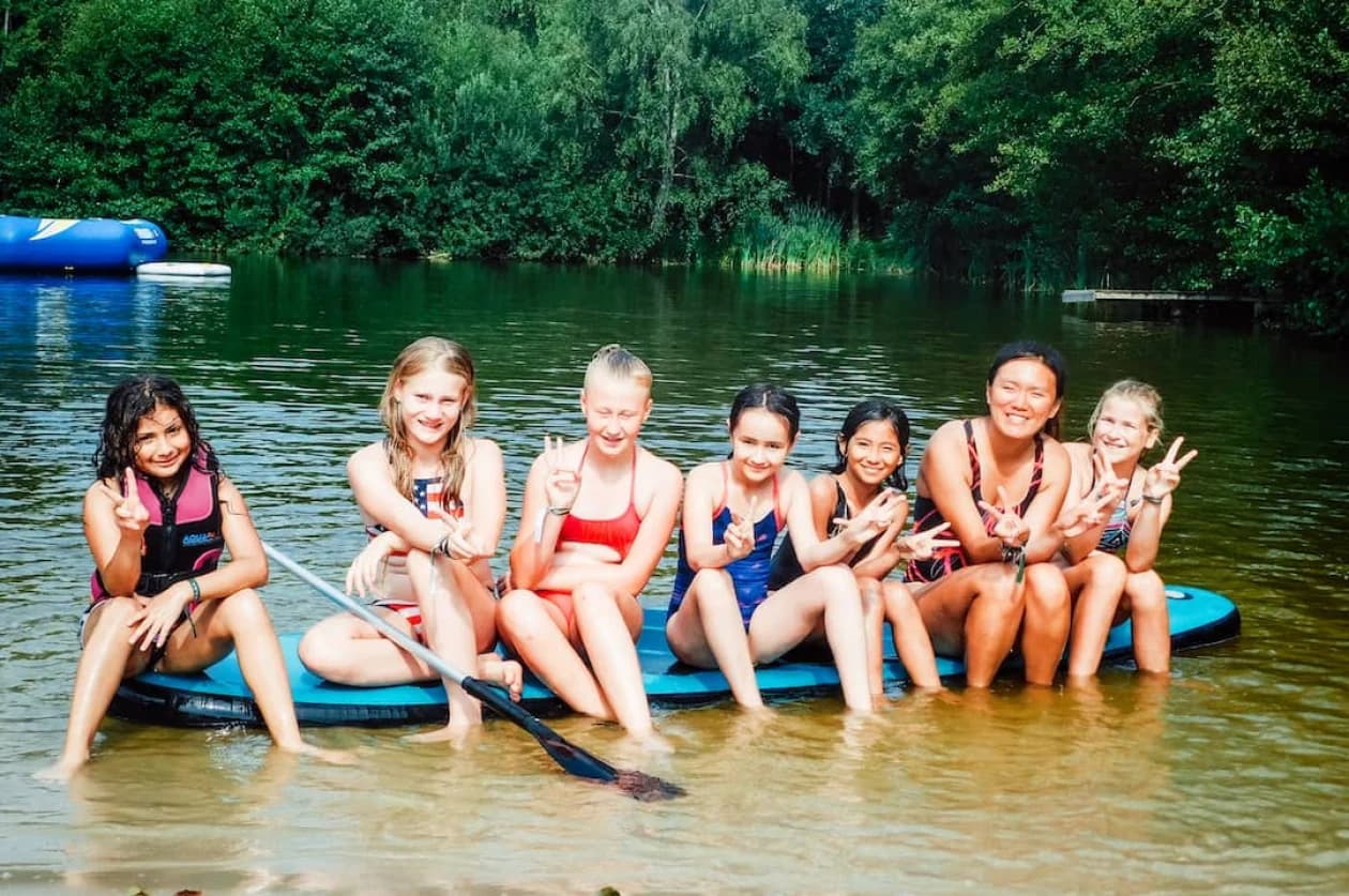 Leadership & team building - Happy Camper 20