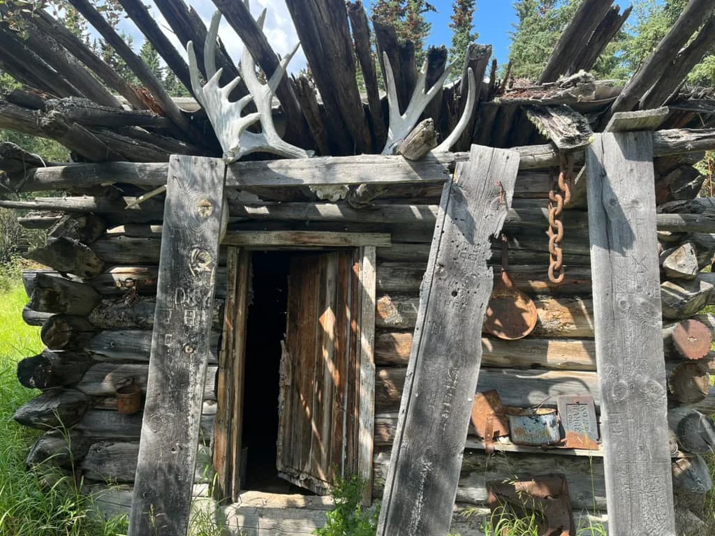 Yukon Explorer - Canada - Premises 4