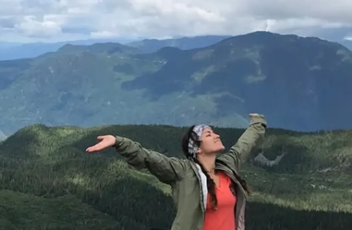 Gen Z Travels - Canada (Yukon) logo